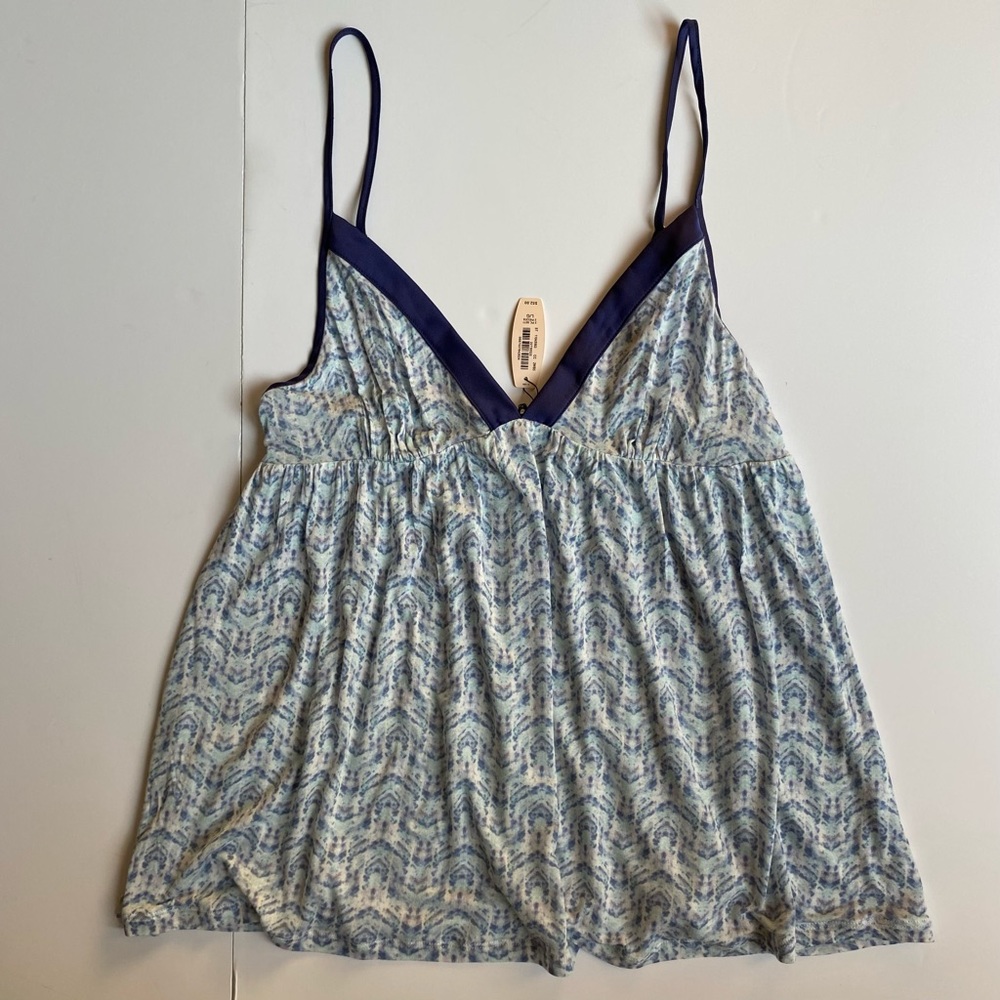 Victorias Secret Camisole Top Size Large NWT Blue Geometric V-Neck New Navy